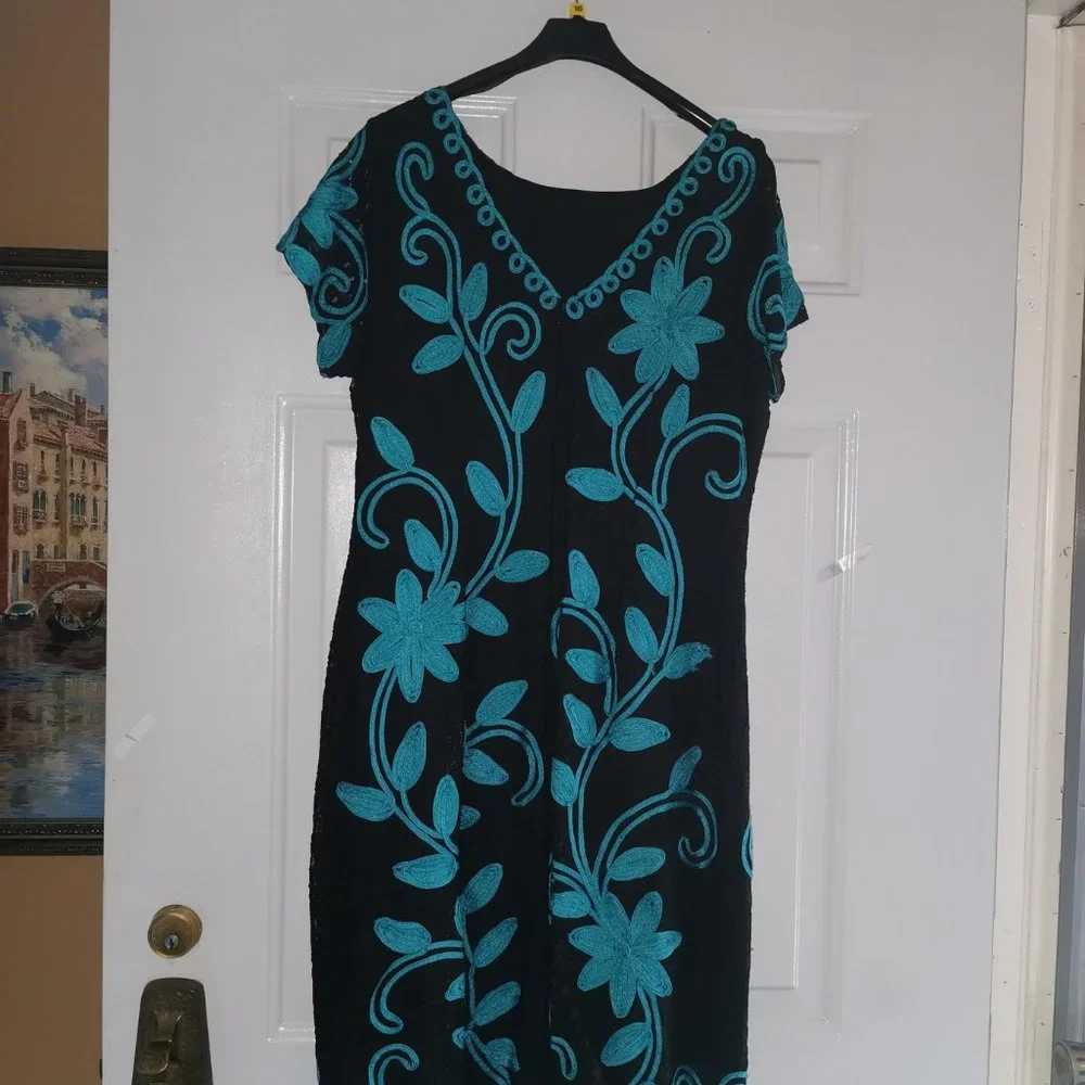 ROMAN DRESS - Picture 3 of 4